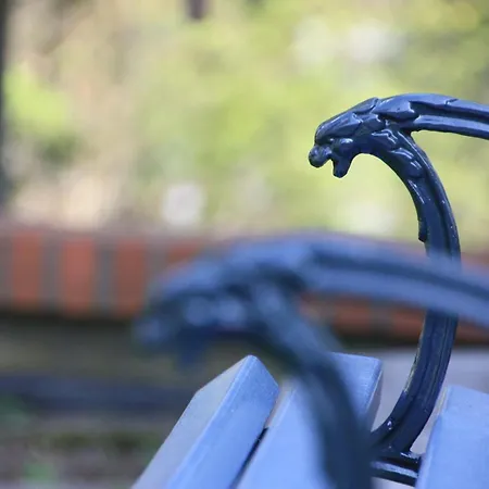 Wohlfuehloase Fuer Und Gartenliebhaber