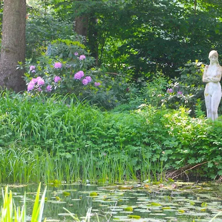 Wohlfuehloase Fuer Und Gartenliebhaber