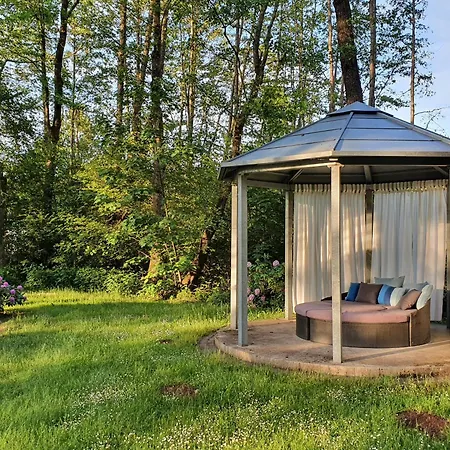 Wohlfuehloase Fuer Und Gartenliebhaber
